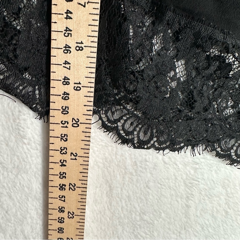 Forever‎ 21 Womens Black Crop Top Blouse Bell Sleeve Sz Large Whimsical Goth - Picture 5 of 7